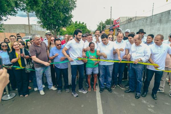 Rafael Fonteles entrega pavimentação asfáltica de mais de 40 ruas em Floriano, a maior da história da cidade.(Imagem:João Allbert)
