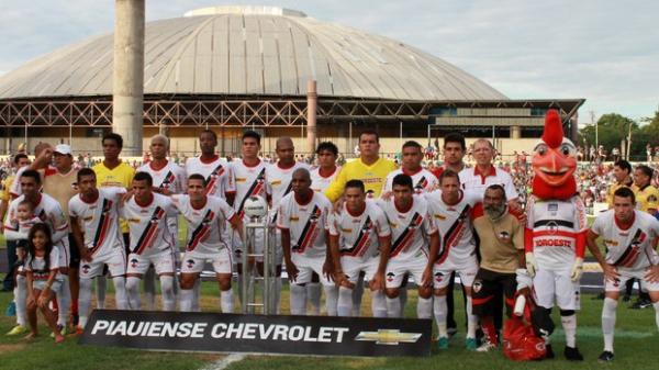 River-PI na final do Piauiense 2013.(Imagem:N&aacute;yra Mac&ecirc;do/GLOBOESPORTE.COM)