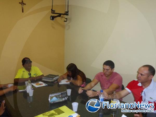 Reuni&atilde;o do CMS discutiu a&ccedil;&otilde;es de seguran&ccedil;a para o munic&iacute;pio de Floriano.(Imagem:FlorianoNews)