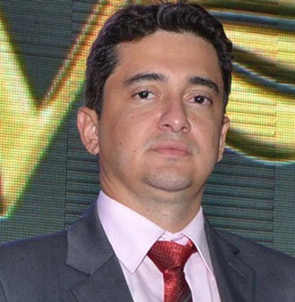 Prefeito de Bertolínia, pai, mãe e esposa são presos em operação no Sul do Piauí