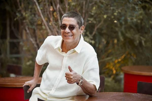 Zeca Pagodinho é uma das caras do Brasil, é extremamente popular e está identificado com o Carnaval, com Duque de Caxias e, em sentido mais amplo, com o povo brasileiro. Com o enr(Imagem:Reprodução)