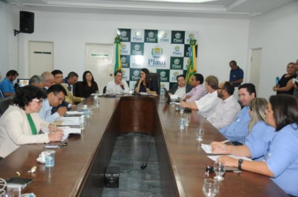 Governo e Transnordestina buscam estrat&eacute;gias que minimizem impactos da obra.(Imagem:Francisco Gil&aacute;sio)