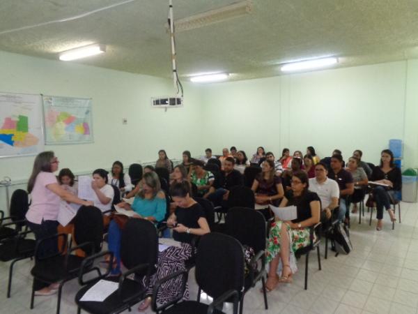 Floriano sedia oficina sobre a Rede Cegonha