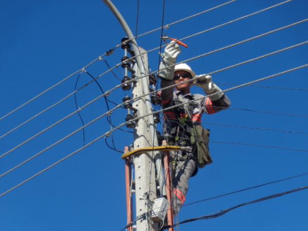 Eletrobrás flagra furto de energia em Floriano