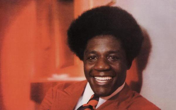 Tony Tornado chega aos 90 anos como uma das vozes pioneiras do funk e soul brasileiros