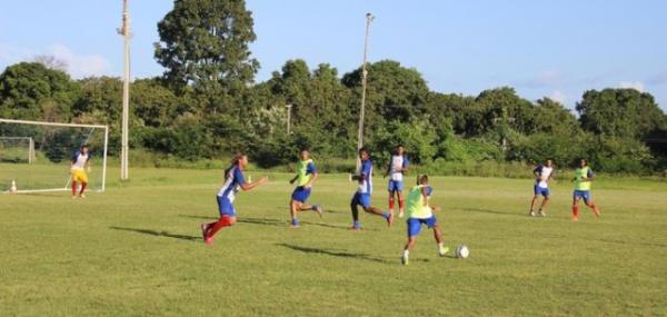 Jogadores d&atilde;o g&aacute;s total em treino t&eacute;cnico no CT antes de confronto com Tubar&atilde;o.(Imagem:Abdias Bideh/Globoesporte.com)