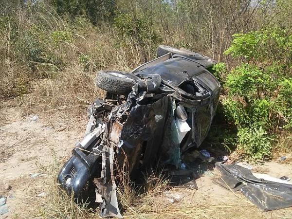 Acidente entre Hillux e Voyage deixa tr&ecirc;s mortos em Caxias.(Imagem:PRF)