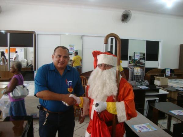 Papai Noel na Credinorte Moveis(Imagem:reda&ccedil;ao)