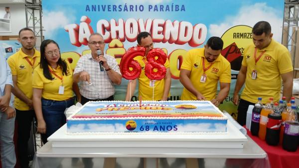 Armazém Paraíba celebra 68 anos com corte do bolo, promoções e festa para clientes em Floriano.(Imagem:FlorianoNews)