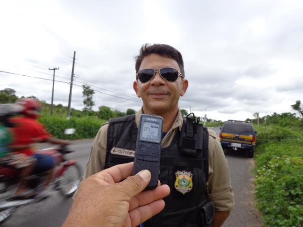 Policial Rodovi&aacute;rio Federal B. Oliveira.(Imagem:FlorianoNews)