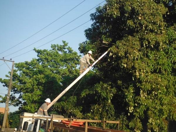 Com desligamento de energia Eletrobras realizou manutenção em Floriano