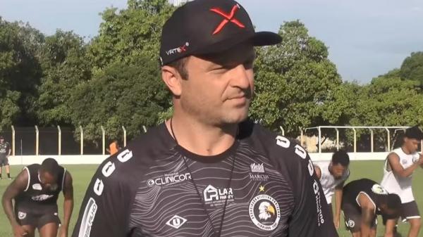 Fernando Agostini, t&eacute;cnico do Corisabb&aacute;.(Imagem:NovaTV Floriano)