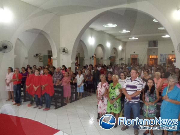 Em Bar&atilde;o de Graja&uacute;, Par&oacute;quia de Santo Ant&ocirc;nio celebra o Domingo de Ramos. (Imagem:FlorianoNews)