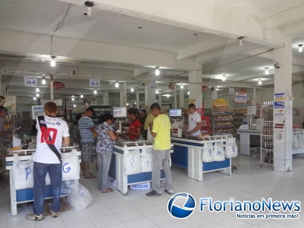 Participe do arraiá de preços baixos do Pão de Mel Supermercado