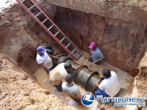 Rompimento de adutora provoca falta de &aacute;gua em Floriano.(Imagem:FlorianoNews)