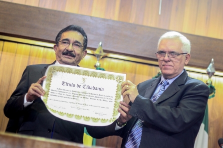 Alepi entrega título de cidadania ao presidente do Grupo Noroeste