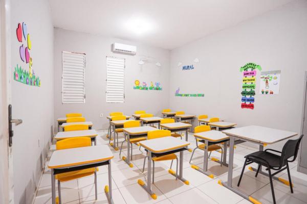 Ciro inaugura obras em Dom Expedito Lopes e anuncia recursos(Imagem:Ascom)