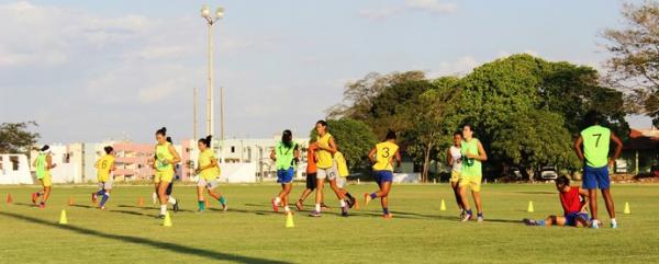 Em situação confortável, técnico Toinho adverte:Futebol é traiçoeiro.