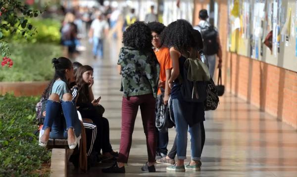 Edital vai apoiar cientistas negros e indígenas no pós-doutorado