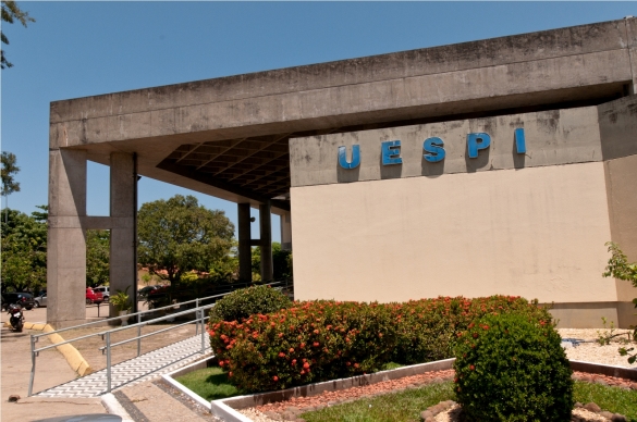 Uespi abre processo seletivo para professor do Pronera