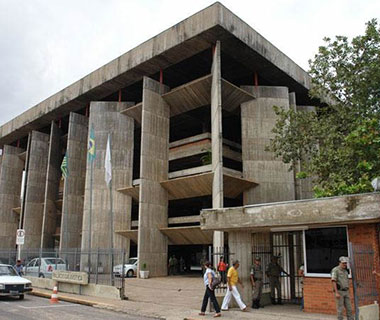 Dentista é condenado a pagar R$ 50 mil por humilhar garoto