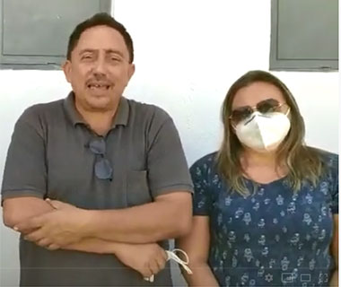 Prefeito e primeira-dama são liberados de delegacia e dizem que são vítimas de perseguição
