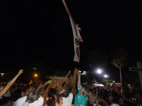 Derrubada do mastro marca encerramento dos festejos de S&atilde;o Pedro de Alc&acirc;ntara.(Imagem:FlorianoNews)