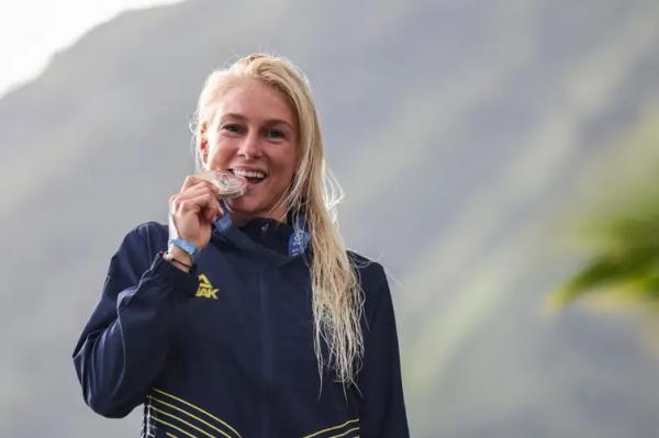 A ga&uacute;cha Tati Weston-Webb conquistou a prata, a primeira medalha ol&iacute;mpica de uma surfista brasileira na modalidade.(Imagem:William Lucas/COB/Direitos Reservados)