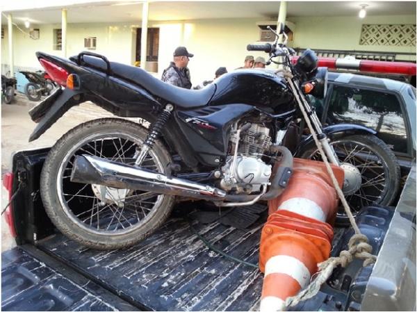 Motocicleta usada na fuga foi alugada em Petrolina, Pernambuco.(Imagem:Pol&iacute;cia Militar)