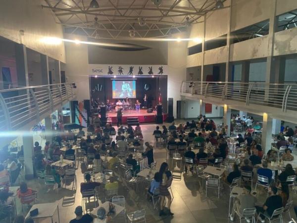 Sarau Recreativo aos 60 & 70 encanta o p&uacute;blico m&uacute;sica e muita energia(Imagem:Divulga&ccedil;&atilde;o)