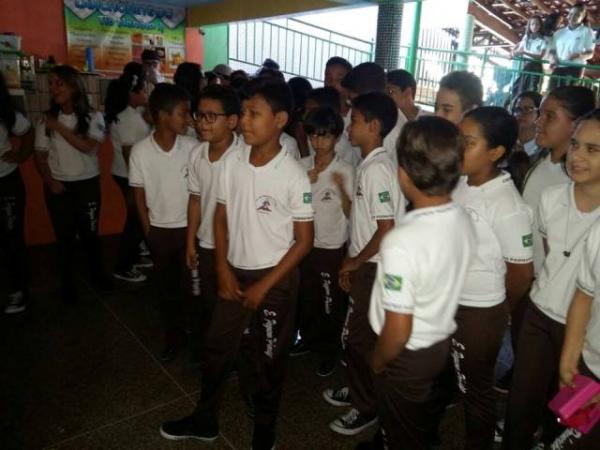 Escola Pequeno Príncipe comemora Dia do Estudante com música e animação.(Imagem:EPP)