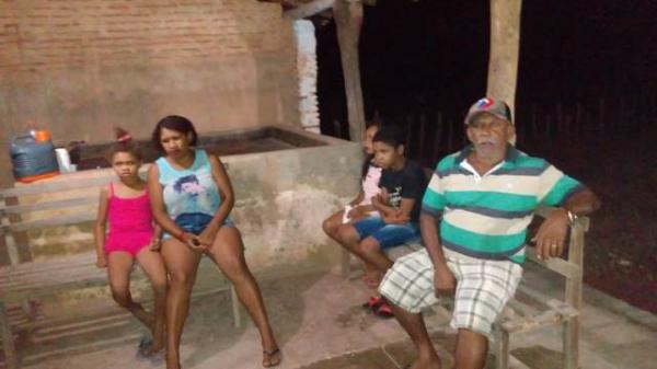 Associa&ccedil;&atilde;o da Comunidade Porteiras realiza assembleia com moradores.(Imagem:FlorianoNews)