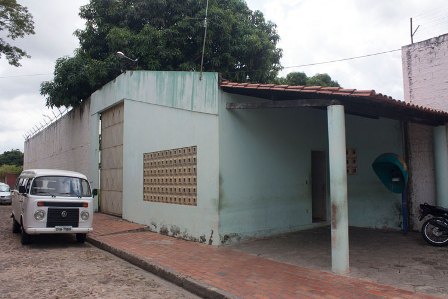 Adolescentes fogem do CEM durante banho de sol e fazem educadores de reféns