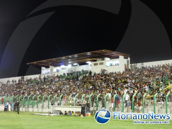Atl&eacute;tico-GO vence Flamengo-PI na estreia da Copa do Brasil em Floriano.(Imagem:FlorianoNews)