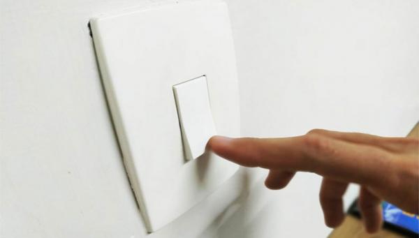 A conta de luz dos brasileiros ficará levemente mais barata no mês de janeiro em comparação a dezembro, definiu a Aneel (Agência Nacional de Energia Elétrica). A bandeira tarifári(Imagem:Reprodução)