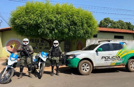 Enteado dá pauladas no padrasto para defender mãe de agressões