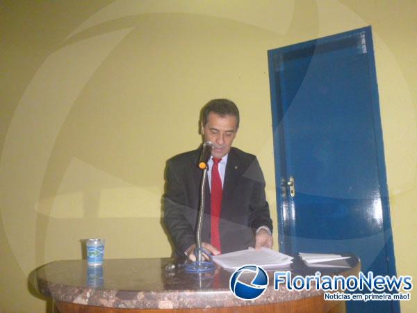 Prefeito Gilberto J&uacute;nior falou das a&ccedil;&otilde;es realizadas em 2014.(Imagem:FlorianoNews)
