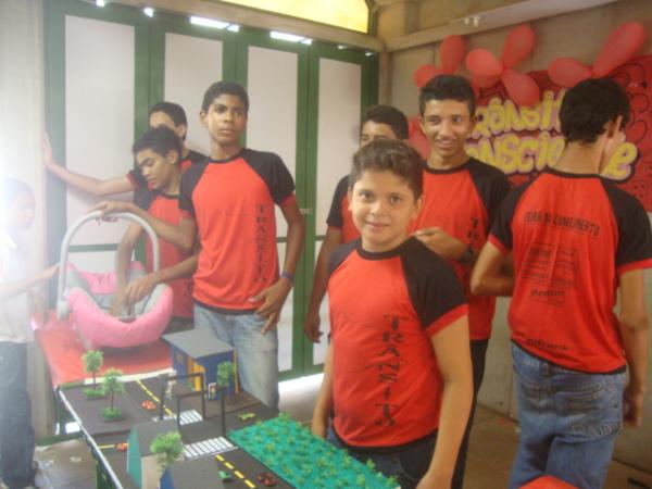 Feira de ciencias da Escola Raimundinha Carvalho(Imagem:reda&ccedil;&atilde;o)