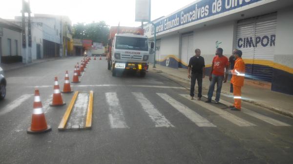 Ruas da cidade de Floriano recebem nova pintura e sinalização