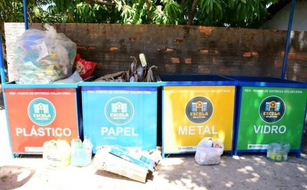 Prefeito Ant&ocirc;nio Reis participa da implanta&ccedil;&atilde;o de novos PEVs em escolas municipais(Imagem:SECOM)