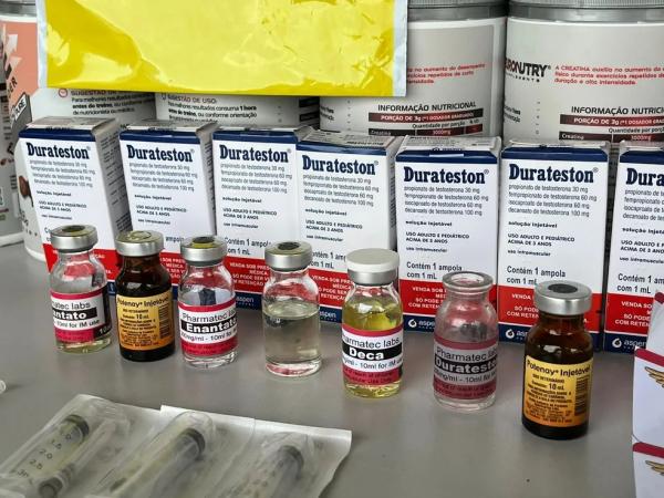 Funcion&aacute;rios dos Correios no Piau&iacute; encontram quase 80 pacotes com anabolizantes que seriam enviados para v&aacute;rios estados do pa&iacute;s.(Imagem:Pol&iacute;cia Civil)