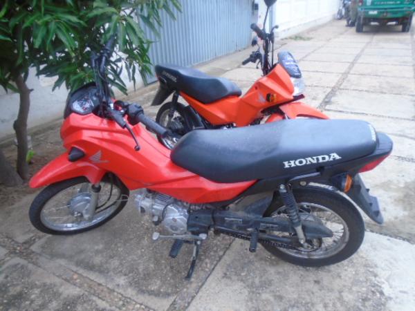Motocicletas supostamente utilizadas em assaltos são apreendidas pela PM