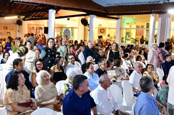 Câmara Municipal marca presença no lançamento do 13º volume da Coleção Florianenses.(Imagem:CMF)