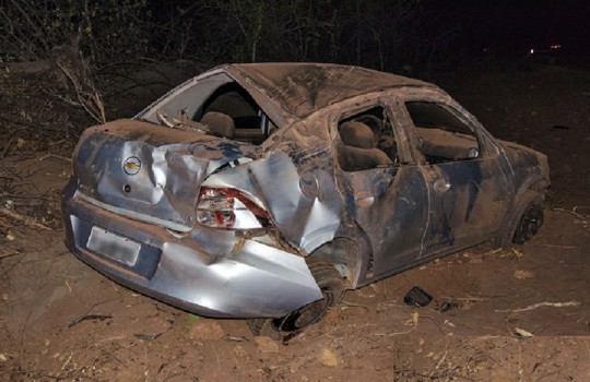 Colisão frontal entre veículos deixa um homem ferido