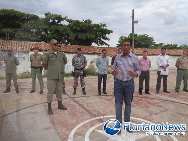 Deputado visita Comando Geral da Polícia Militar de Floriano.(Imagem:FlorianoNews)