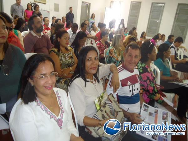 Secretária de Educação paticipa de reunião na 10ª GRE.(Imagem:FlorianoNews)