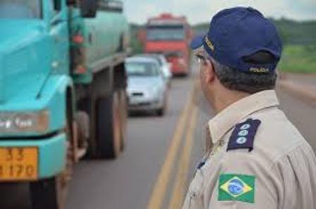 109,8 mil concorrem para 1 mil vagas de policial na PRF