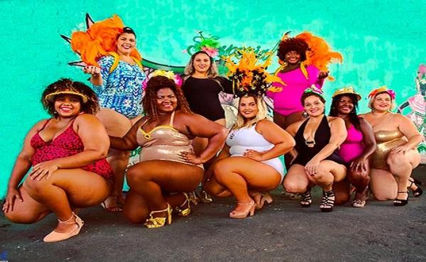 Nilma Duarte (abaixo, a segunda da esquerda para direita) e suas grandonas, como chama as amigas, ainda no in&iacute;cio de seu projeto de inclus&atilde;o.(Imagem:Arquivo pessoal)