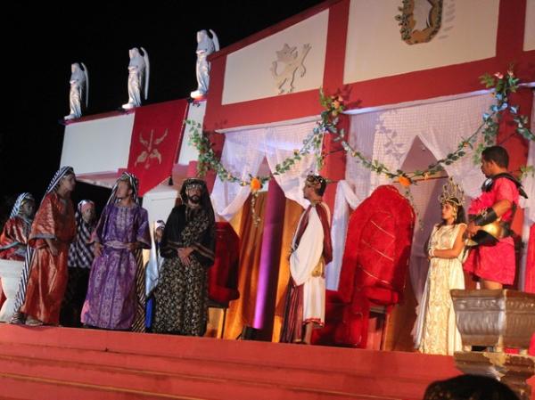 Espet&aacute;culo reconta o sacrif&iacute;cio de Jesus Cristo desde o batismo at&eacute; sua morte.(Imagem:Ellyo Teixeira/G1)