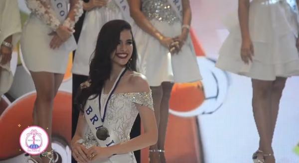 Gabriela Lacerda no concurso Miss Teen Mundial em 2018, no Equador. (Imagem:Reprodu&ccedil;&atilde;o)